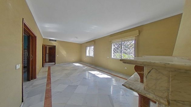 Foto 2 de Casa en venda a Bollullos de la Mitación de 4 habitacions amb terrassa i piscina