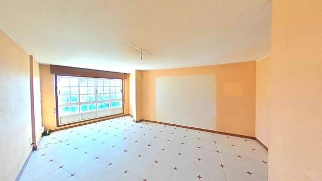 Foto 1 de Venta de piso en Cangas de 3 habitaciones y 84 m²