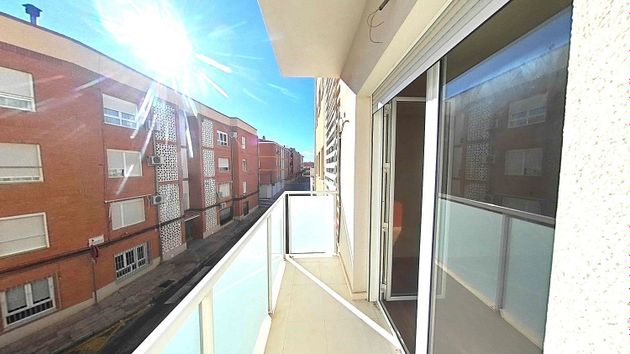 Foto 1 de Piso en venta en Yecla de 3 habitaciones con balcón y ascensor