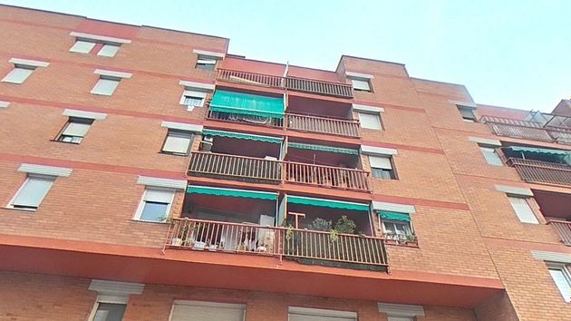 Foto 1 de Venta de piso en Centre - Ripollet de 4 habitaciones con terraza y calefacción