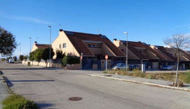 Foto 1 de Casa en venda a Olías del Rey de 4 habitacions amb terrassa i garatge