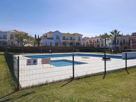 Foto 2 de Piso en venta en Costa Esuri de 2 habitaciones con terraza y piscina