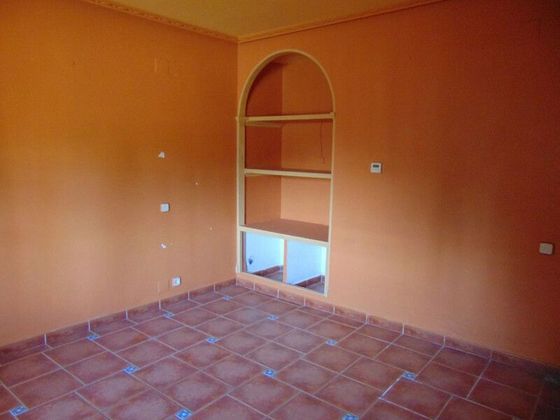 Foto 2 de Casa en venta en Villarrapa - Garrapinillos de 4 habitaciones con jardín y balcón