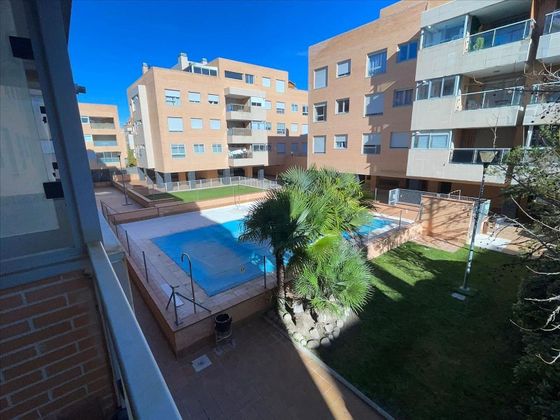 Foto 1 de Piso en venta en Yebes - Pueblo de 2 habitaciones con terraza y piscina