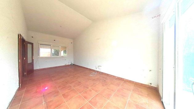 Foto 2 de Xalet en venda a Aldeamayor de San Martín de 3 habitacions amb garatge i jardí