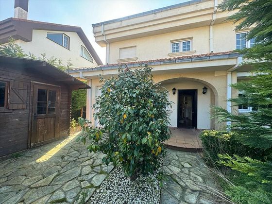 Foto 1 de Casa en venda a Santa Cruz de Bezana de 2 habitacions amb terrassa i garatge