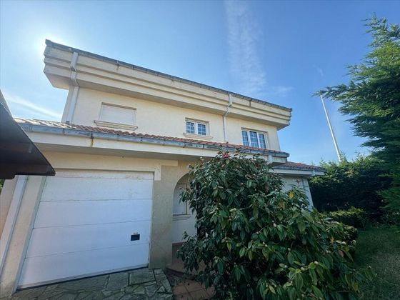 Foto 2 de Casa en venda a Santa Cruz de Bezana de 2 habitacions amb terrassa i garatge