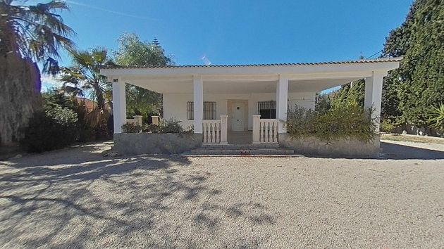 Foto 1 de Casa en venda a Montroy de 4 habitacions amb terrassa i piscina