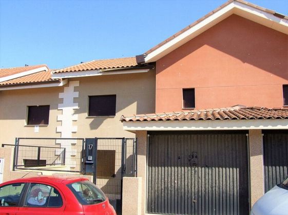 Foto 1 de Casa en venta en Miraflores de la Sierra de 4 habitaciones con terraza y garaje