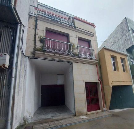 Foto 2 de Venta de piso en Boiro de 3 habitaciones con garaje y ascensor