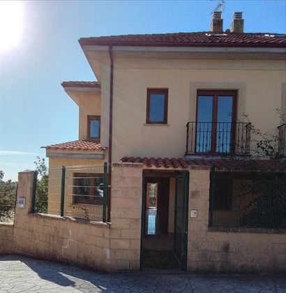 Foto 2 de Casa en venda a Garrafe de Torío de 3 habitacions amb terrassa i garatge