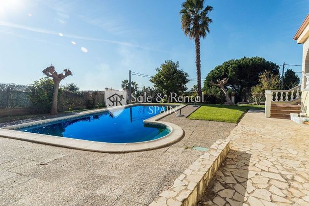 Foto 2 de Xalet en venda a Canyelles - Montgoda de 7 habitacions amb terrassa i piscina