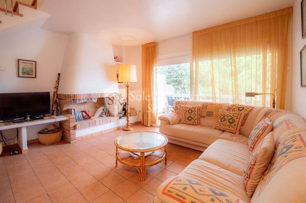 Foto 2 de Pis en venda a La Pola i Giverola - Salionç de 3 habitacions amb terrassa