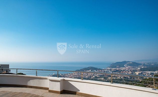 Foto 1 de Xalet en venda a Roca Grossa - Serra Brava de 6 habitacions amb terrassa i piscina