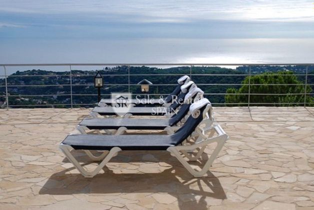 Foto 2 de Xalet en venda a Canyelles - Montgoda de 6 habitacions amb terrassa i piscina