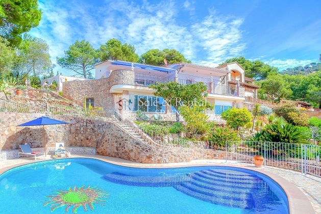 Foto 1 de Venta de chalet en Tossa De Mar de 3 habitaciones con terraza y piscina