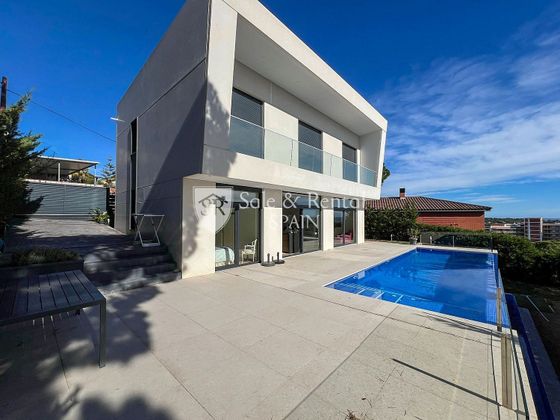 Foto 1 de Chalet en venta en Sant Pol - Volta de l'Ametller de 5 habitaciones con terraza y piscina