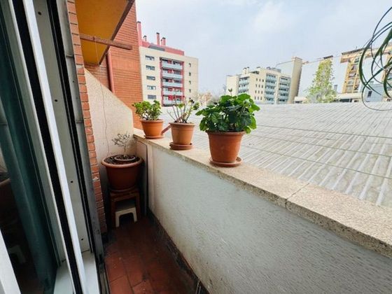 Foto 1 de Piso en venta en Sant Andreu de Palomar de 4 habitaciones con balcón y aire acondicionado