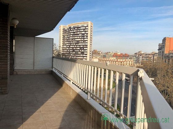 Foto 1 de Piso en venta en La Dreta de l'Eixample de 3 habitaciones con terraza y balcón