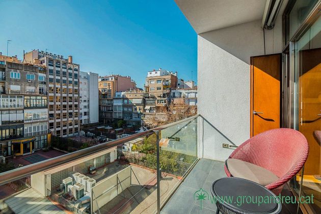 Foto 1 de Dúplex en venta en La Dreta de l'Eixample de 3 habitaciones con terraza y balcón
