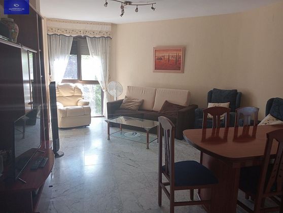 Foto 1 de Piso en alquiler en Zona Bahía Blanca de 3 habitaciones con terraza y muebles