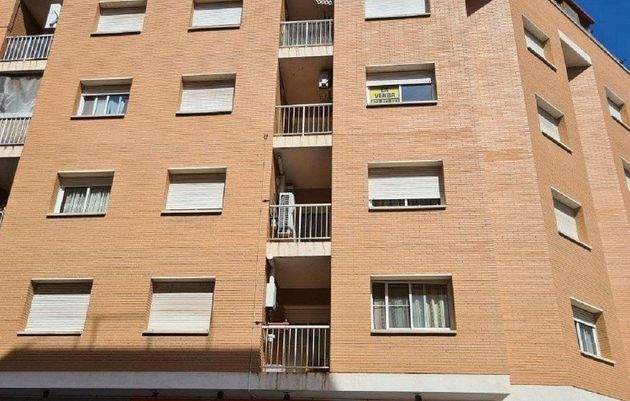 Foto 2 de Venta de piso en Amposta de 4 habitaciones con terraza y balcón