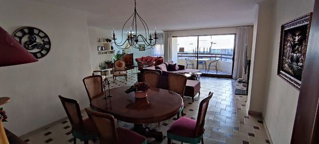 Foto 1 de Piso en venta en Ensanche - Diputación de 4 habitaciones con muebles y ascensor