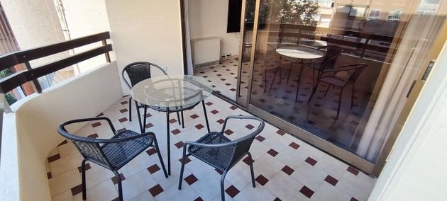 Foto 2 de Pis en venda a Ensanche - Diputación de 4 habitacions amb mobles i ascensor