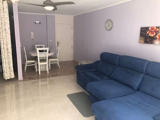 Foto 2 de Pis en lloguer a Ensanche - Diputación de 2 habitacions amb mobles i aire acondicionat