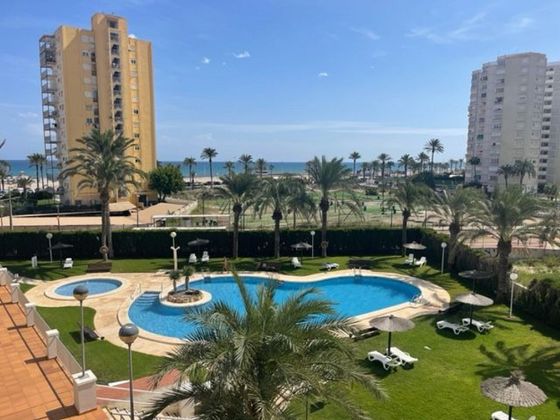 Foto 1 de Piso en alquiler en Playa de San Juan de 2 habitaciones con terraza y piscina