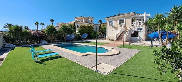 Foto 1 de Xalet en venda a Valle del Sol - Rio Park de 4 habitacions amb terrassa i piscina