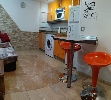 Foto 2 de Estudio en alquiler en Vecindario-Paredilla-Sardina con muebles