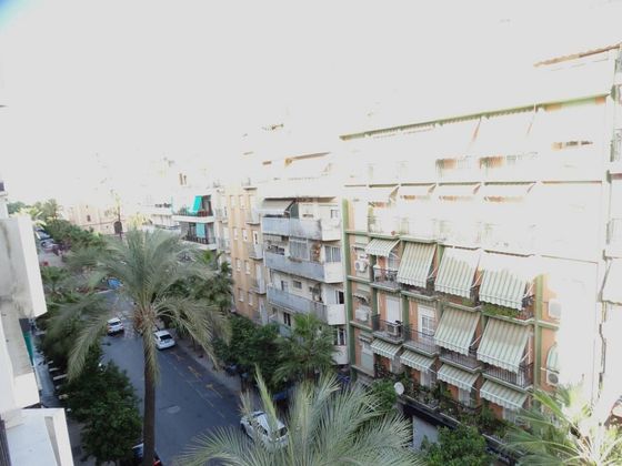 Foto 2 de Pis en venda a Centro - Huelva de 3 habitacions amb terrassa i balcó