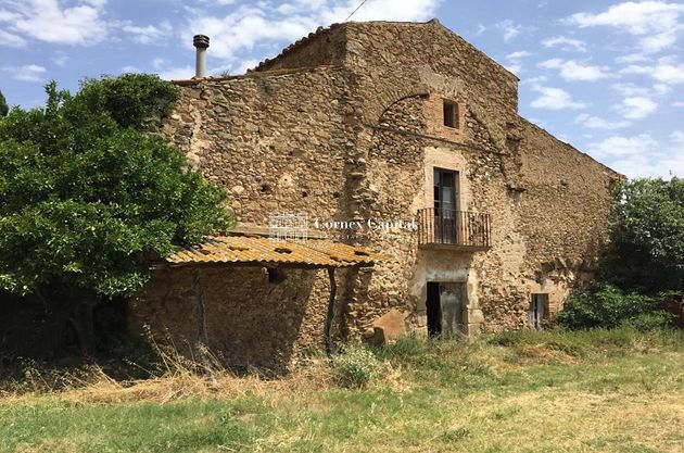 Foto 2 de Casa rural en venda a Corçà de 5 habitacions amb terrassa i piscina