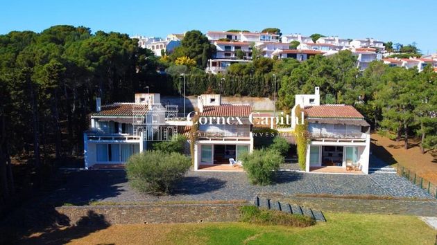 Foto 1 de Chalet en venta en Llançà de 12 habitaciones con terraza y piscina