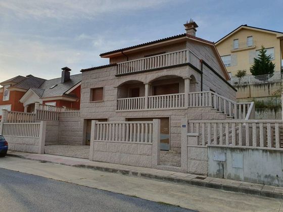 Foto 1 de Chalet en venta en Camponaraya de 5 habitaciones con terraza y garaje