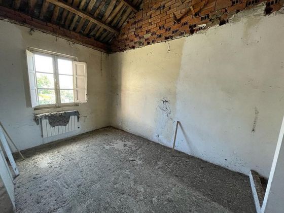Foto 2 de Casa en venda a Congosto de 4 habitacions amb garatge i calefacció