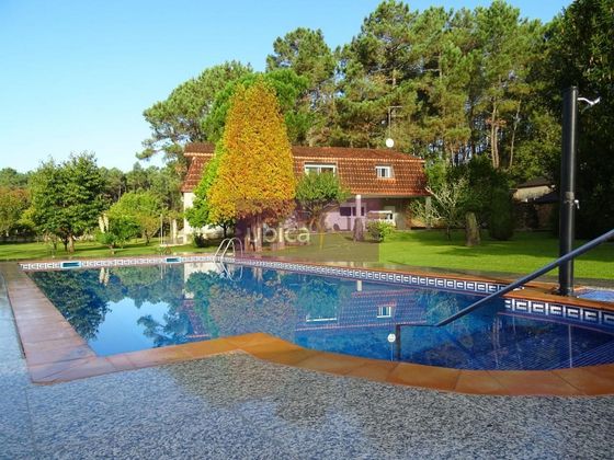 Foto 1 de Venta de chalet en Tomiño de 5 habitaciones con terraza y piscina