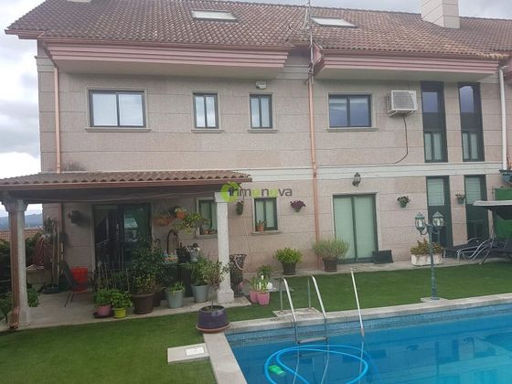 Foto 1 de Chalet en venta en Ponteareas de 4 habitaciones con terraza y piscina