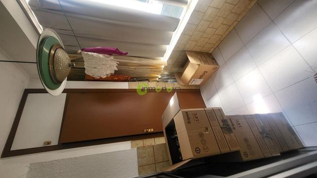 Foto 2 de Piso en venta en Vistahermosa de 3 habitaciones con terraza y calefacción