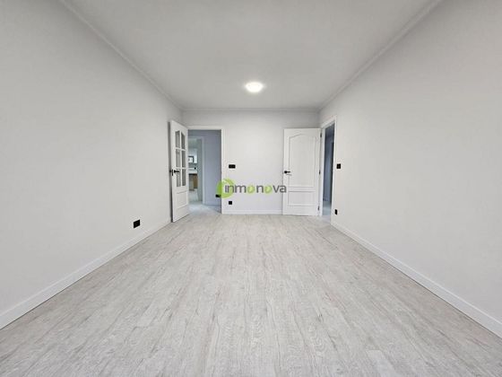 Foto 2 de Venta de piso en calle Da Coruña de 3 habitaciones con garaje y calefacción