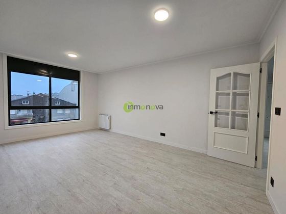 Foto 1 de Venta de piso en calle Da Coruña de 3 habitaciones con garaje y calefacción