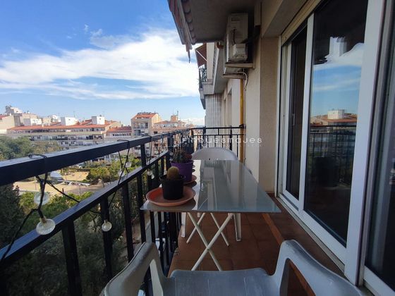 Foto 1 de Pis en venda a Plaça Catalunya - Escola Industrial de 3 habitacions amb balcó i aire acondicionat