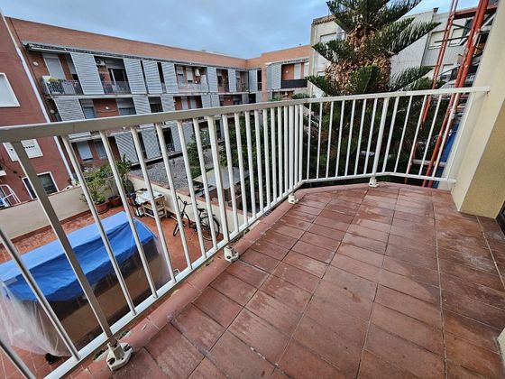 Foto 1 de Venta de piso en Centre - Castelldefels de 3 habitaciones con balcón y aire acondicionado