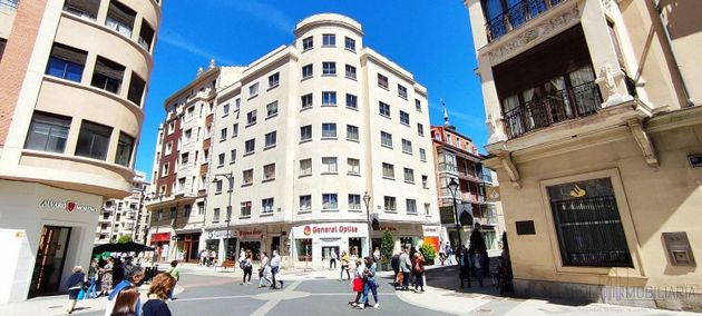 Foto 1 de Piso en venta en Centro - Valladolid de 4 habitaciones con calefacción y ascensor