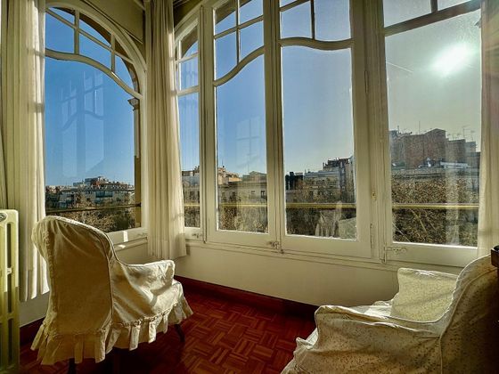 Foto 1 de Pis en venda a La Dreta de l'Eixample de 4 habitacions amb terrassa i balcó