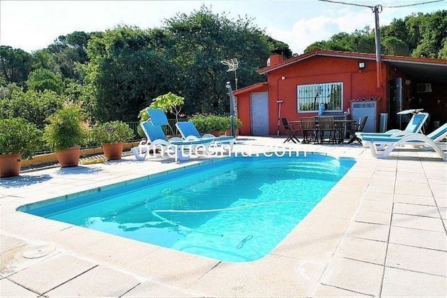Foto 1 de Chalet en venta en Maçanet de la Selva de 4 habitaciones con piscina y jardín