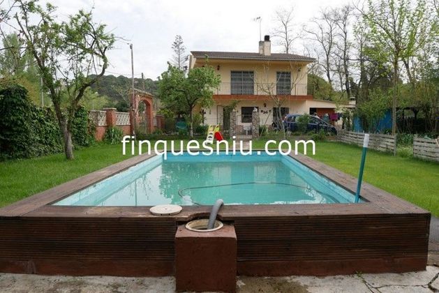 Foto 1 de Chalet en venta en Vidreres de 5 habitaciones con terraza y piscina