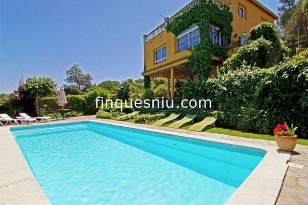 Foto 1 de Chalet en venta en calle Font de 7 habitaciones con terraza y piscina