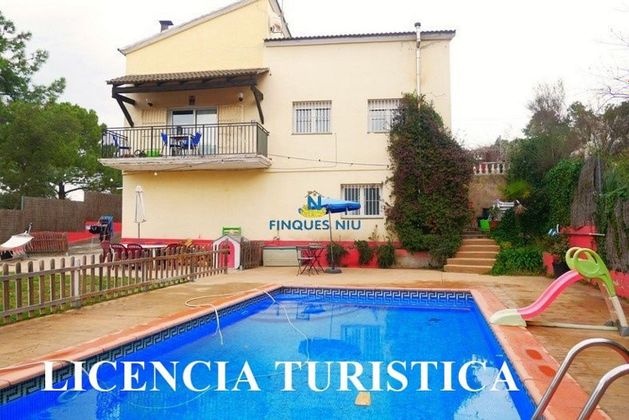 Foto 1 de Xalet en venda a calle Cadaqués de 4 habitacions amb terrassa i piscina